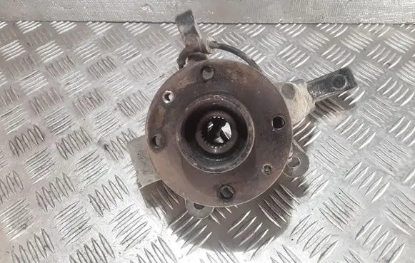 Nissan Note (E11) Front wheel hub spindle knuckle