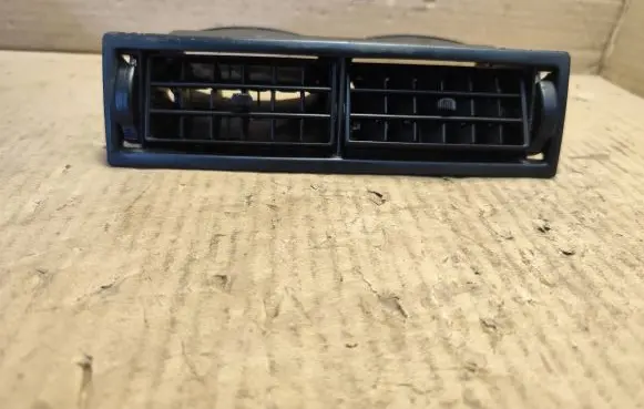 Volkswagen Transporter - Caravelle T4 Dash center air vent grill 191819703