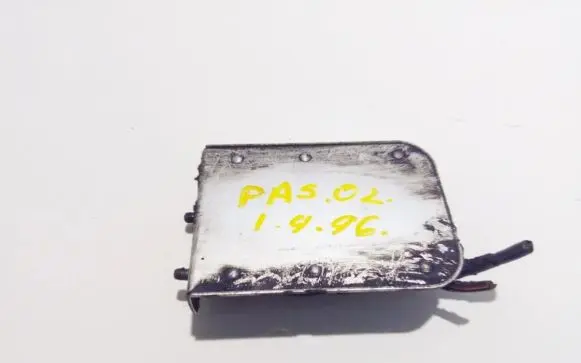 Volkswagen PASSAT B5.5 Coolant fan relay 8D0959493A