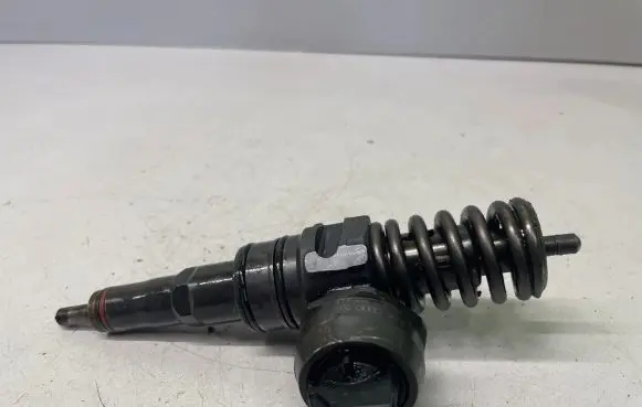 Audi A4 S4 B7 8E 8H Fuel injector 038130073AG
