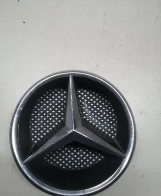 Mercedes-Benz CLS C219 Front bumper upper radiator grill A2198850078