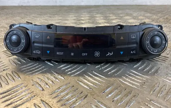 Mercedes-Benz CLS C219 Climate control unit 2198300685 HW4104 SW0805