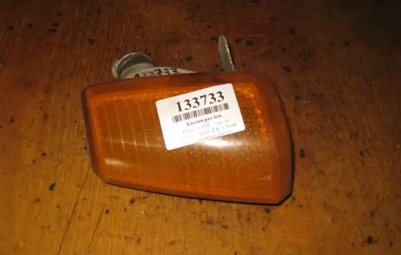 Mercedes-Benz C W205 Front indicator light