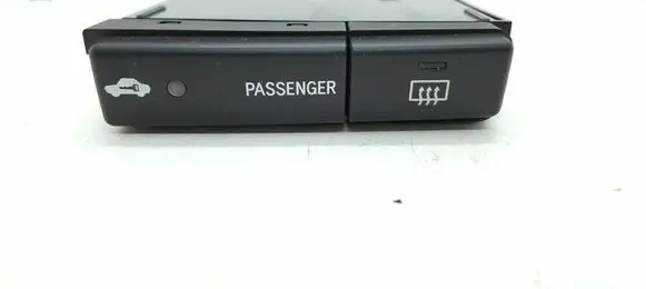 Toyota Avensis T250 Windscreen/window heater switch 8479005110