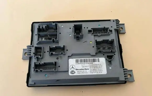 Mercedes-Benz E W213 SAM control unit A2139005220 A2139015206