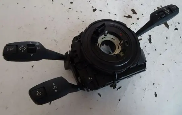 BMW 1 E81 E87 Tailgate/trunk/boot open switch 
