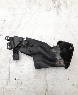 Mazda MPV II LW Sliding door lower roller guide/hinge LD47722C0A