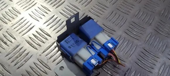 Nissan Almera Other relay 2523079981