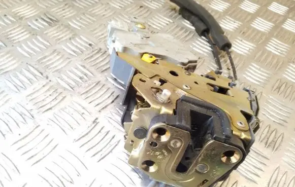 Subaru Forester SG Rear door lock