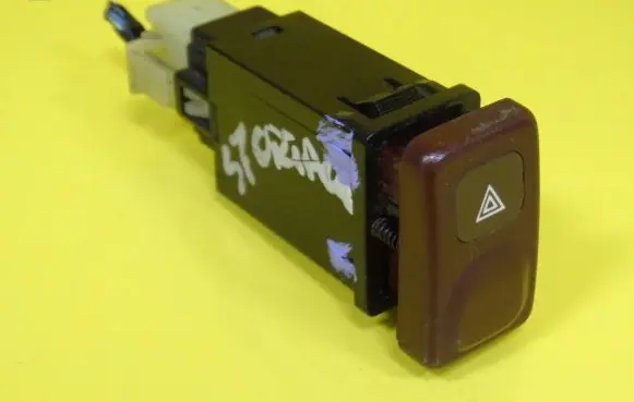 KIA Sportage Hazard light switch
