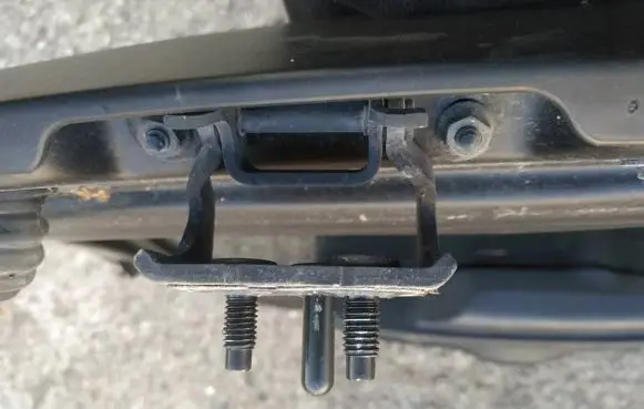 Volvo C30 Tailgate/trunk/boot hinge