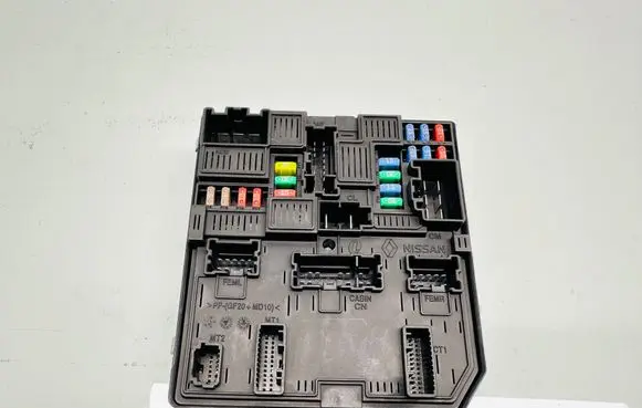 Renault Talisman Fuse module 284B66727R 1734984408 5AKA12F00