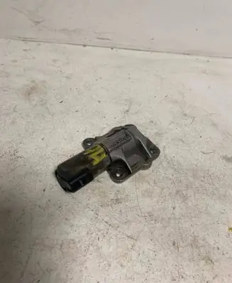 Volvo S60 Camshaft vanos timing valve 8670421 040330