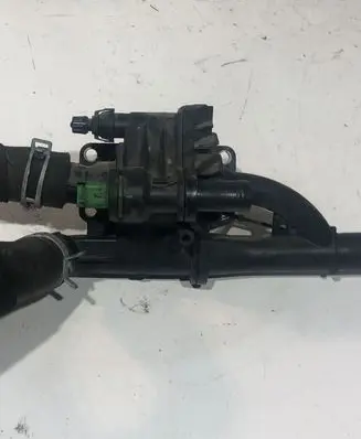 Volvo V40 Thermostat/thermostat housing 9670253780 04265