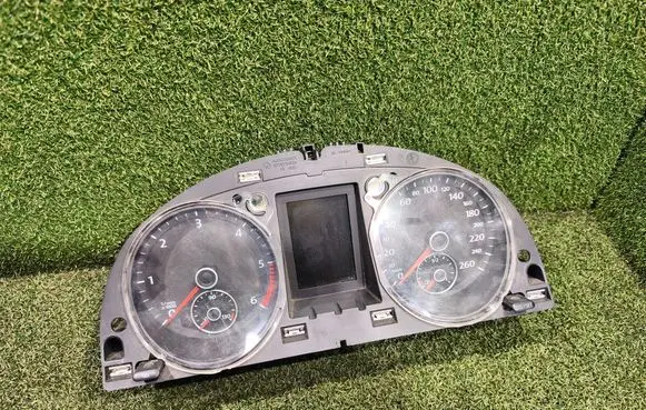 Volkswagen PASSAT B6 Speedometer (instrument cluster) 3C0920872B SW0206 018122
