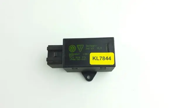 Volkswagen Touareg I Seat heating relay 7L0959772 KL7844