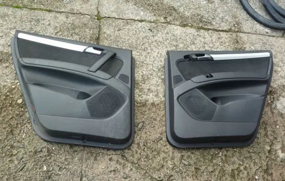 Audi Q7 4L Rear door card panel trim