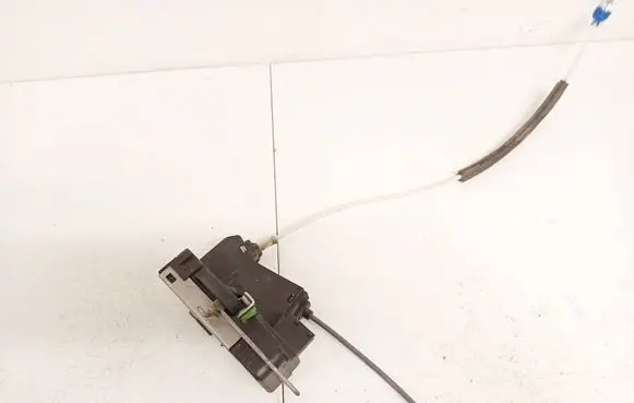 Opel Zafira A Front door lock 24444015