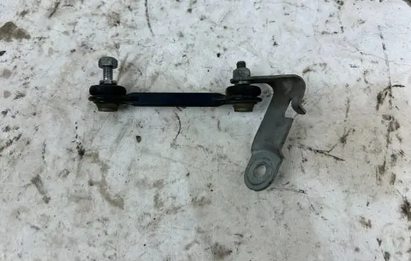 Mercedes-Benz GLE W167 Rear suspension height sensor lever 