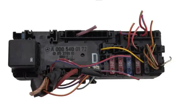 Mercedes-Benz E W210 Fuse box set A0005400172 05376110 501412