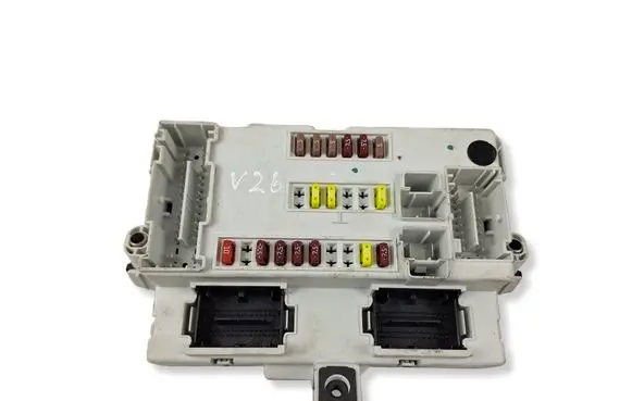 Fiat 500L Fuse module 51953894 AI000144 Y503441030108