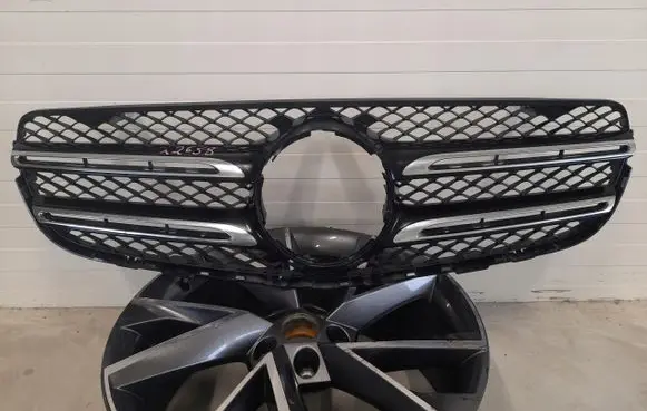 Mercedes-Benz GLC X253 C253 Glove box
