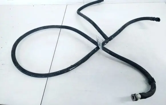 Volkswagen Golf IV Engine coolant pipe/hose