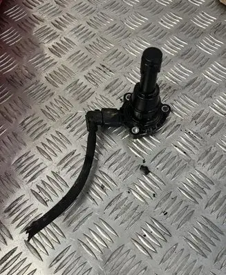 Audi TT TTS RS Mk3 8S Oil level sensor 03F907660E