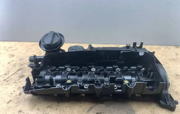 BMW 3 E90 E91 Rocker cam cover 8589941 11128589941 11128570828