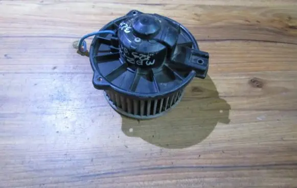 Mazda 323 F Heater fan/blower