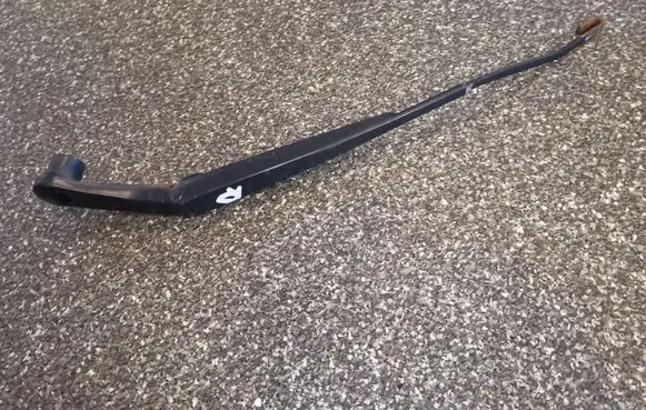 Chrysler 300 - 300C Front wiper blade arm