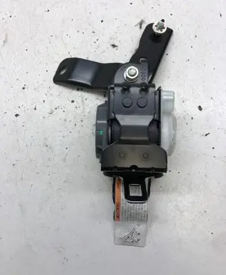Subaru Legacy Middle seatbelt (rear) 