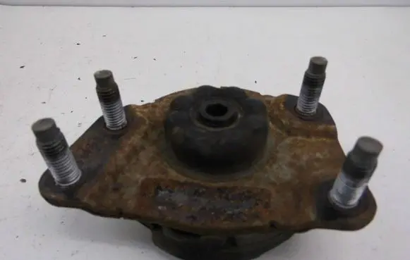 Jeep Grand Cherokee (WJ) Front coil spring rubber mount 52128532AA