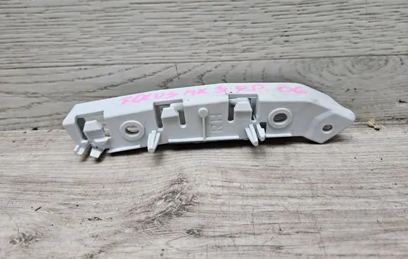 Ford Focus Front bumper mounting bracket BM5117D958AE