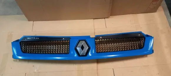 Renault Master II Front bumper upper radiator grill 8200233765