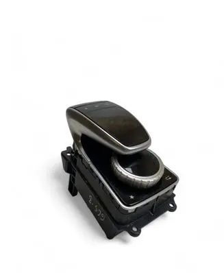 Head unit multimedia control