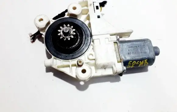 Ford Focus Front door window regulator motor 995209101 0130822216
