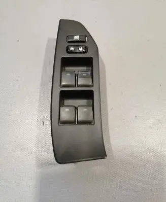 Toyota Verso Electric window control switch 8404005040