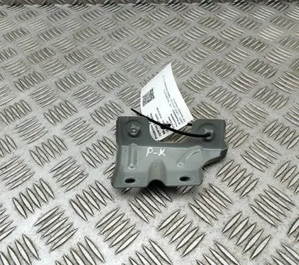 Volkswagen Tiguan Fender mounting bracket 571821151