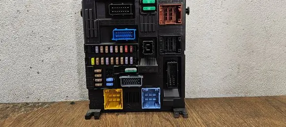 Opel Corsa F Fuse box set 9830707680 0071962040 28641125