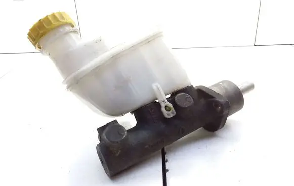 Master brake cylinder