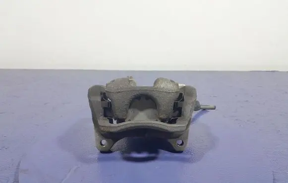 Opel Insignia A Rear brake caliper 