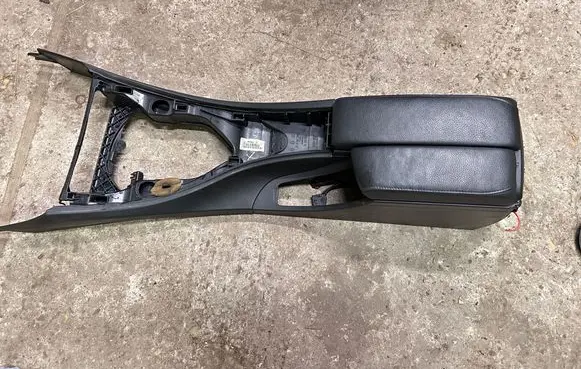 BMW 3 E90 E91 Center console 9153269 58450713 116237023
