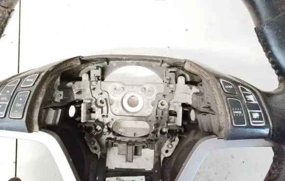 Steering wheel buttons/switches