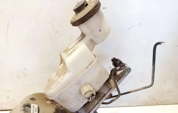 Toyota Hilux (AN10, AN20, AN30) Master brake cylinder
