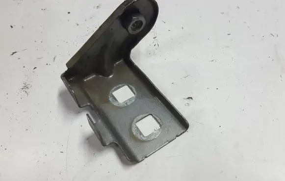Jeep Cherokee Fender mounting bracket
