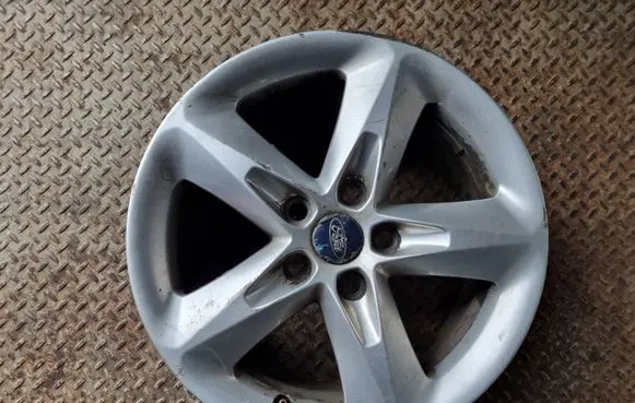 R16 alloy rim