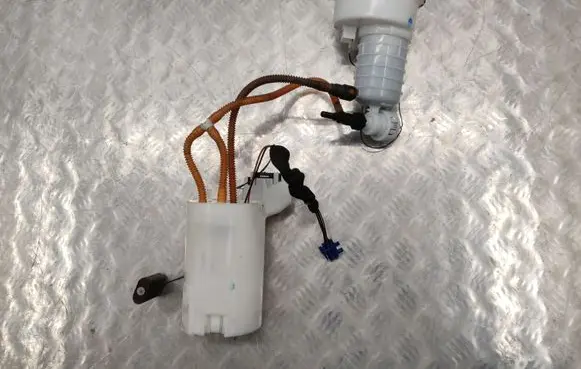 BMW Z4 E89 Fuel injection high pressure pump 7197687