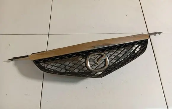 Mazda Premacy Front grill C14550712