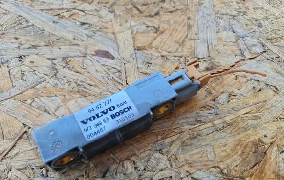 Volvo V70 Airbag deployment crash/impact sensor 9452777 004487 310103